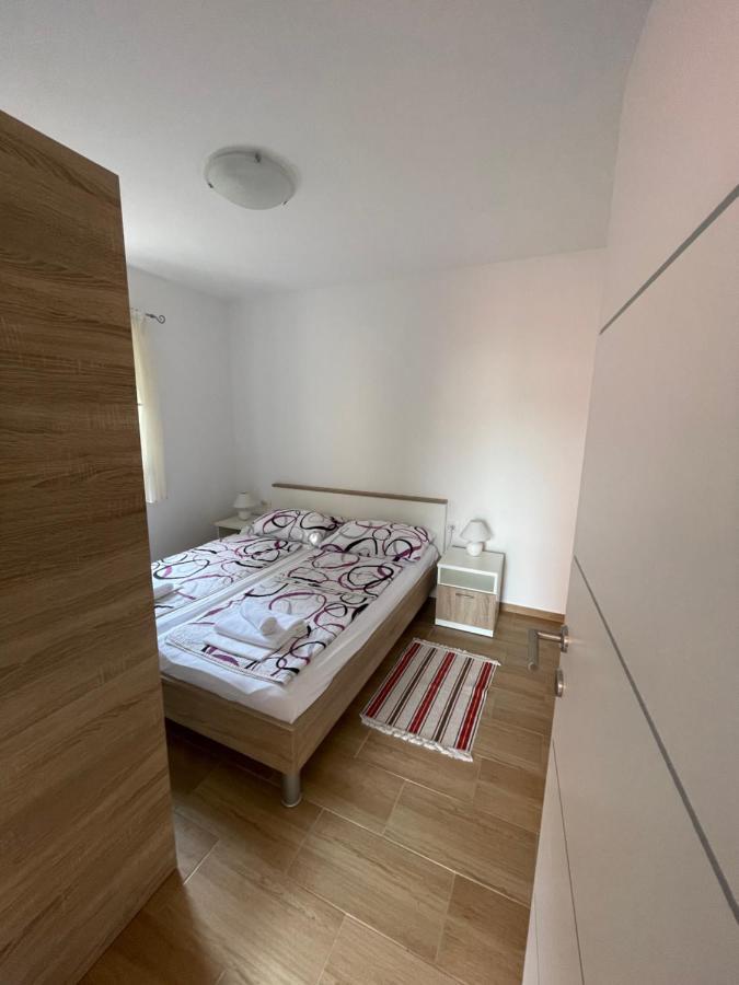 Lavandla Nerezine Buitenkant foto